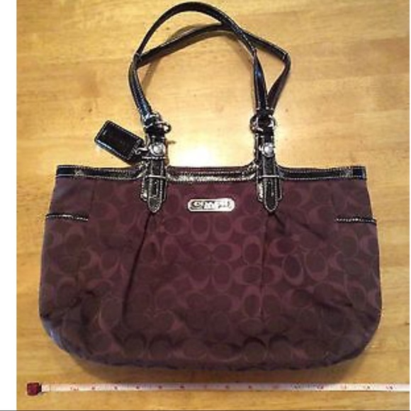 COACH Signature C Brown Patent Tote Bag hangtag - Picture 8 of 13